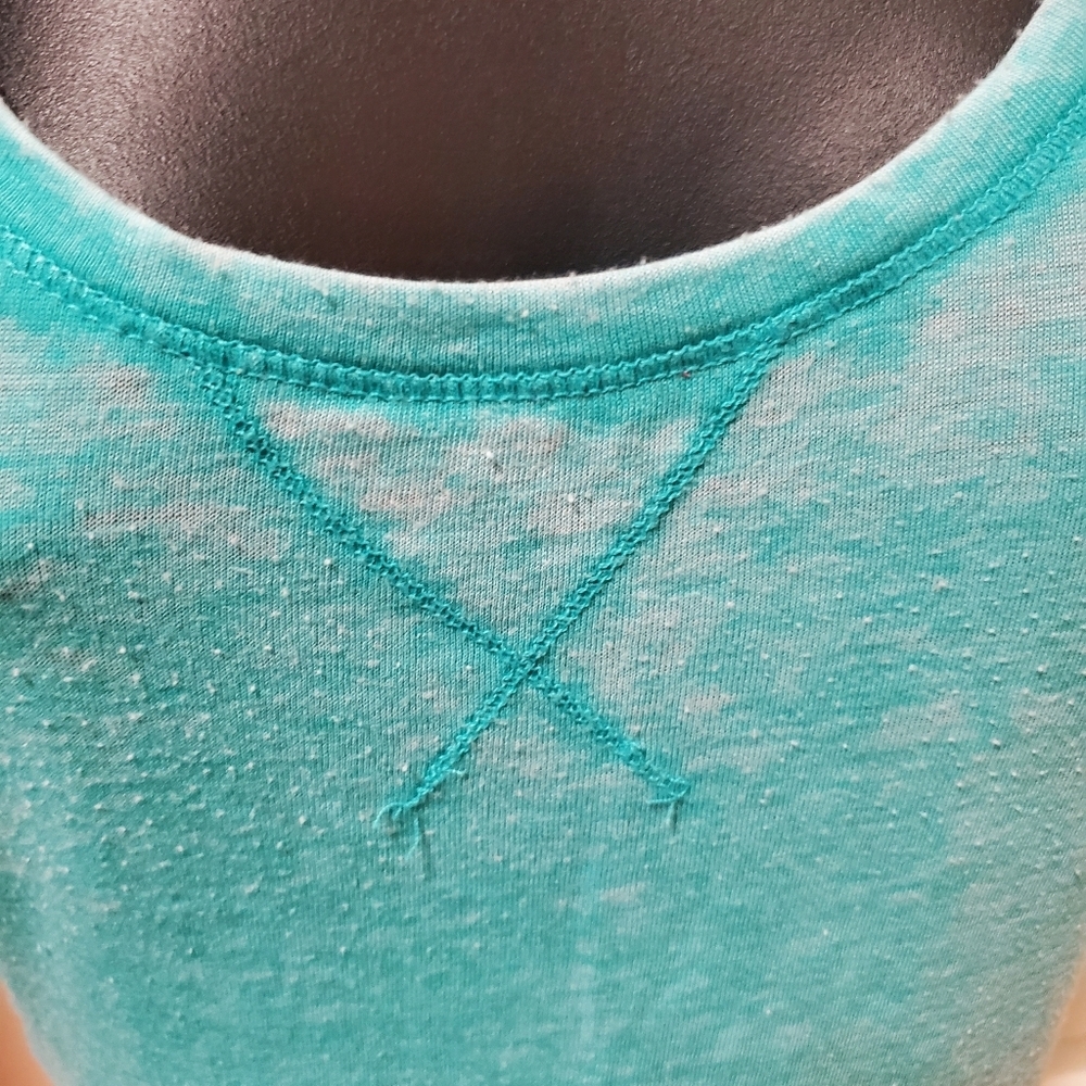 GUESS Distressed T-shirt - Picture 3 of 15